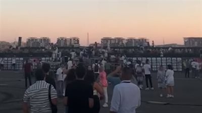 حفل عمرو دياب بمهرجان العلمين 2025، صور الاستعدادات النهائية 