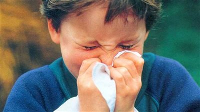 طرق فعالة لعلاج نزلات البرد المتكررة عند الاطفال، طبيبة تحذر من التكييف 