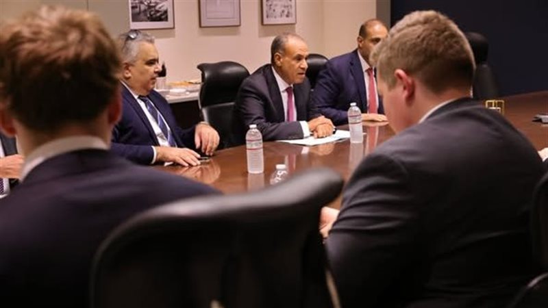 وزير الخارجية يلتقي