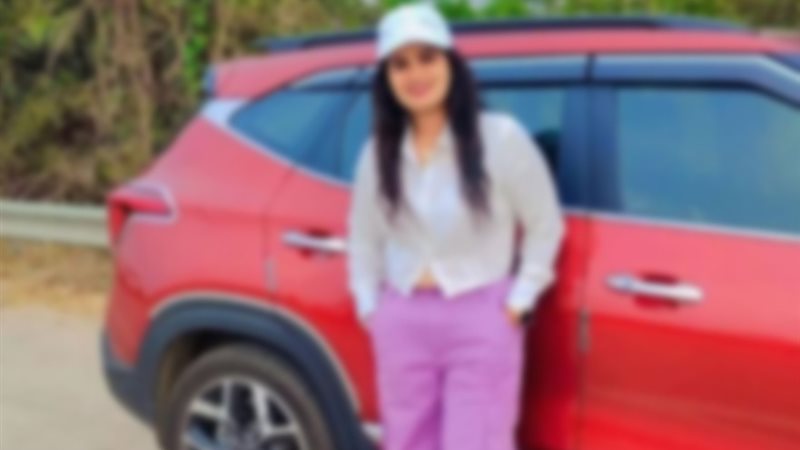 فنانة شهيرة بين الحياة