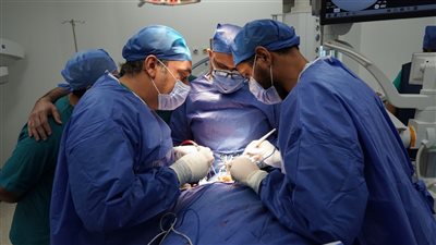 كشف حساب هيئة الرعاية الصحية، عشرات العمليات الدقيقة بالمحافظات بمشاركة خبراء دوليين