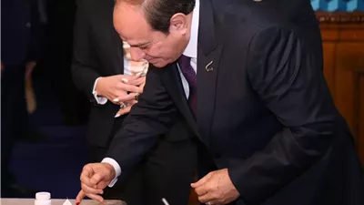 الرئيس السيسي يدلي بصوته في مدرسة الشهيد مصطفى يسري عميرة بمصر الجديدة