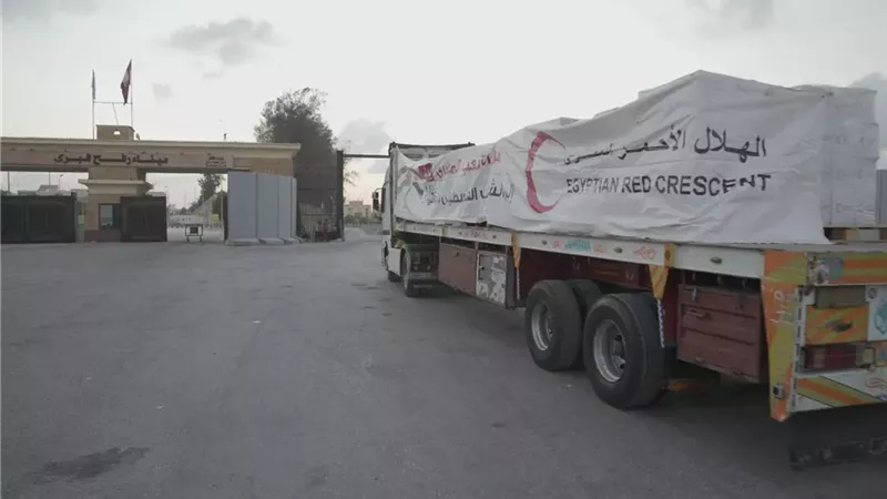 مساعدات الهلال الأحمر
