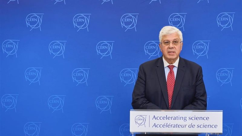 الدكتور أيمن عاشور