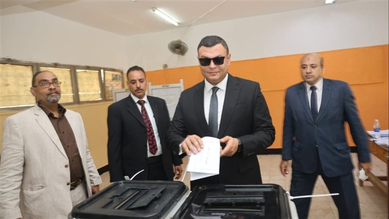 وزير الإسكان يدلي