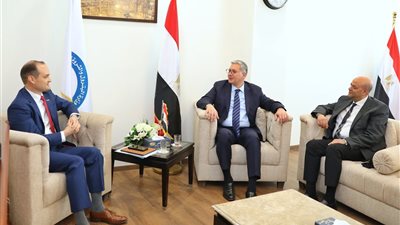 أباتشي تحصل على موافقة لاستكشاف 2 مليون فدان جديدة بالصحراء الغربية