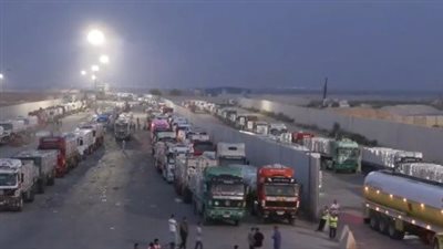 انطلاق القافلة الـ 11 من المساعدات الإنسانية زاد العزة إلى غزة 