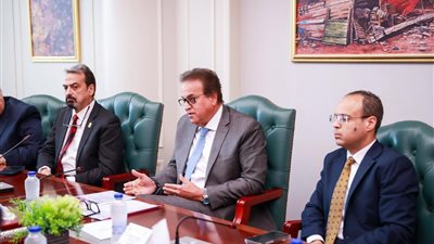 في إطار دعم الأشقاء في غزة، وزير الصحة يستقبل مستشار الرئيس الكولومبي لتعزيز التعاون الطبي المشترك