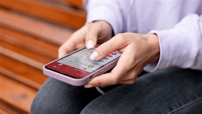 دراسة جديدة: تطبيق محمول يقلل انتحار المرضى النفسيين بنسبة 58% (فيديو)