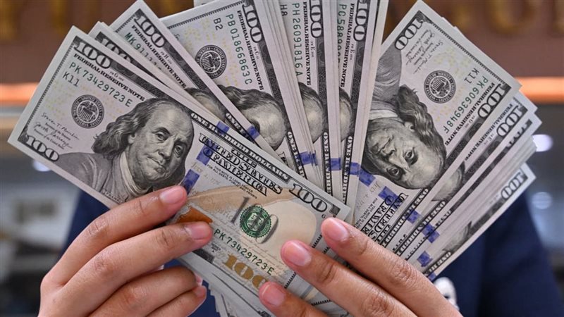 أسباب تراجع سعر الدولار