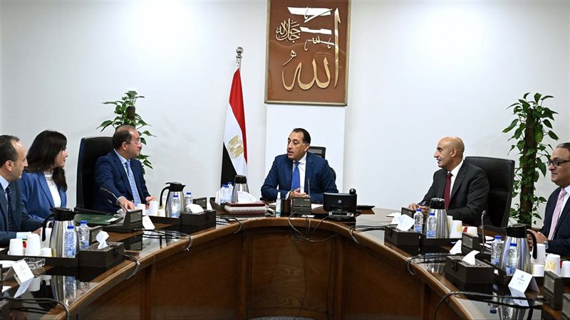 مدبولي يُتابع عددًا