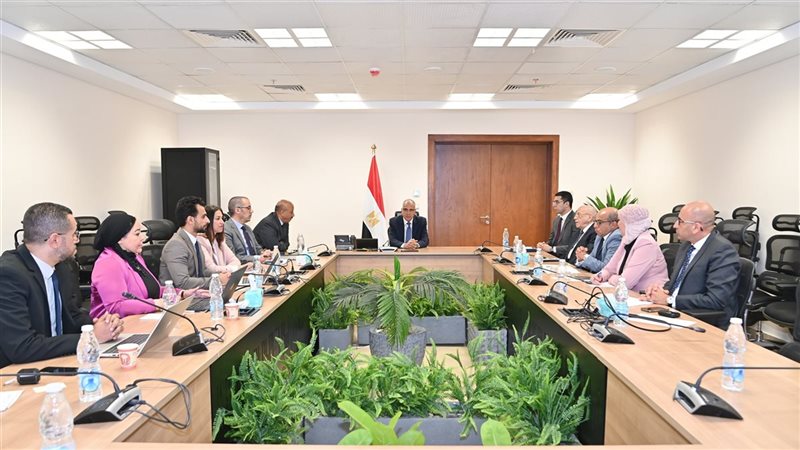 وزير الري يستقبل