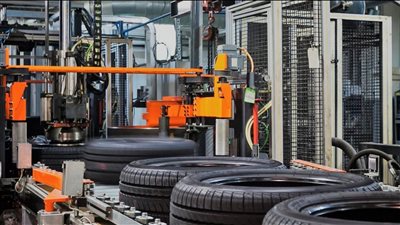 حكاية أكبر مصنع لإنتاج إطارات السيارات في مصر على لسان رئيس الوزراء