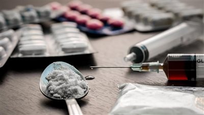 بالمستندات، النيابة تكشف تفاصيل شبكة دولية لتصنيع المخدرات تضم إعلامية وشخصيات أخرى