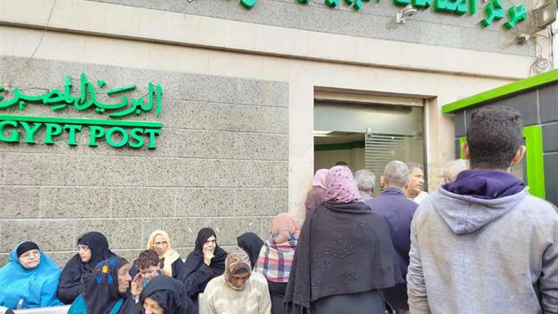 موعد صرف معاشات شهر