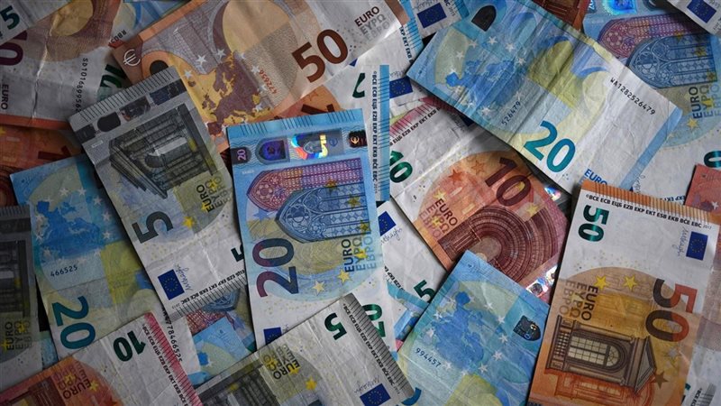 سعر اليورو مقابل