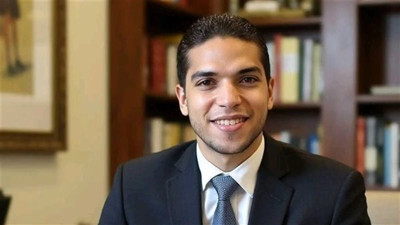 مصمم إعلان المتحف