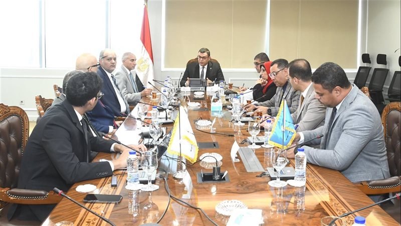 وزير الإسكان