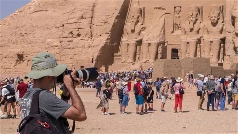 إيرادات السياحة تحقق