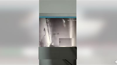 عبده موتة المعصرة، اتأخر في دفع الإيجار فأحرقه بالبنزين (شاهد بالفيديو)