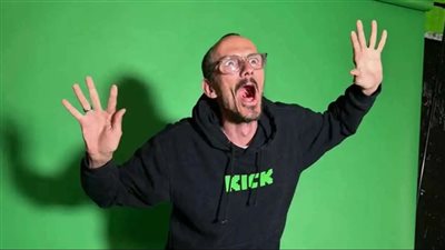 المدعي العام الفرنسي يحقق في وفاة مذيع أثناء بث مباشر (فيديو)