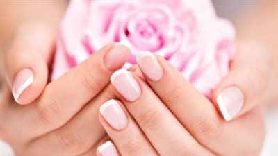 وصفات بسيطة لتقوية الأظافر باستخدام زيوت وأعشاب طبيعية 