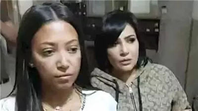 لحظ وصول بدرية طلبة رفقة ابنتها لتحقيق نقابة الممثلين (صور)