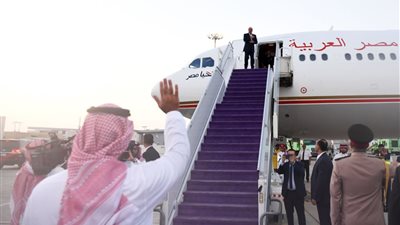 الرئيس السيسي يعود إلى القاهرة بعد مباحثات موسعة مع بن سلمان بالسعودية
