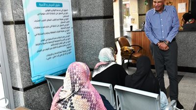 محافظ أسوان يعاين مستشفى المسلة التخصصي لمتابعة منظومة التأمين الصحي الشامل 