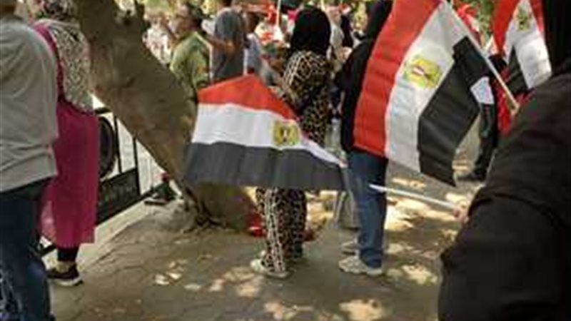بلدنا خط أحمر.. مصريين