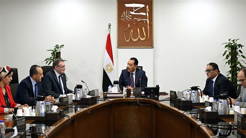 رئيس الوزراء مع رئيس