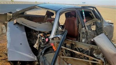 مصرع شخص اصطدم بسيارته بالحاجز الخرساني بطريق القاهرة - السويس 