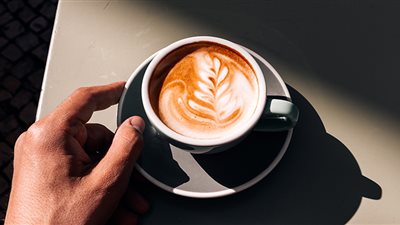 دراسة حديثة، خلط القهوة مع المضادات الحيوية وعلاقتها بدودة القولون 