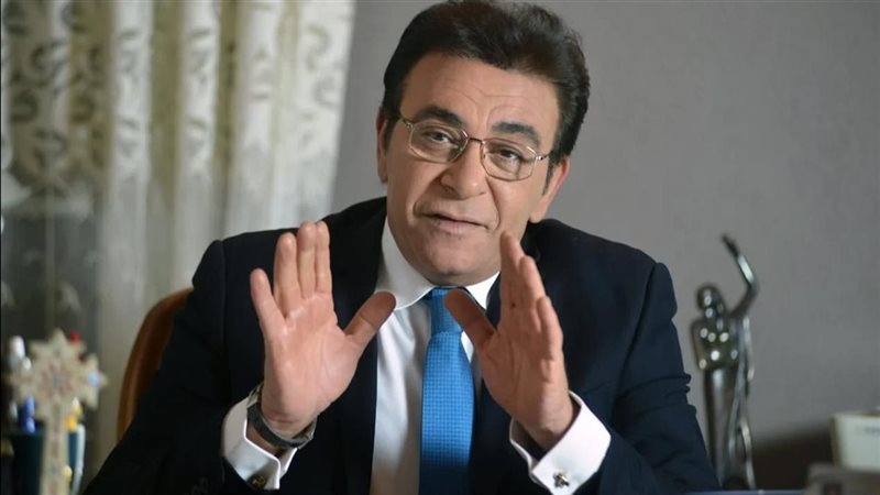 الإعلامي عاطف كامل
