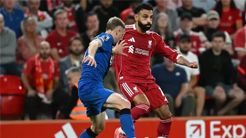 محمد صلاح يقود تشكيل
