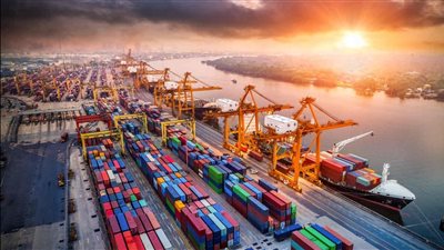 مصر تستهدف تعزيز قدراتها في النقل البحري عبر زيادة أسطول السفن والمراكب