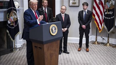 تصاعد التوترات بين ترامب وزوكربيرج بسبب ضرائب الخدمات الرقمية 