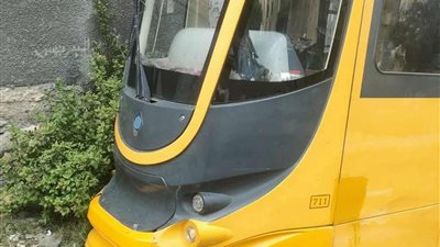 للمرة الثانية في أسبوع، خروج ترام الإسكندرية عن مساره (صور)