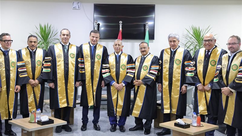 وزير السياحة يشارك
