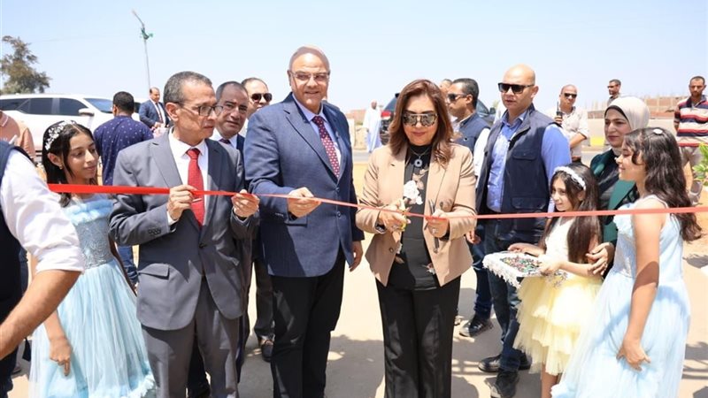 الدكتورة منال عوض،