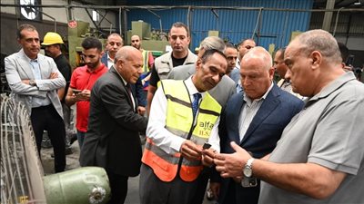 وزير الصناعة: خطط لتطوير مجمع مرغم 3 وتحسين الخدمات اللوجستية