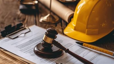 في قانون العمل الجديد، صاحب المنشأة ملزم بتوفير وسائل انتقال مناسبة للعاملين