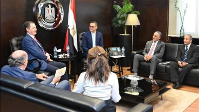 أبرزها الصناعة والطاقة.. وزير الاستثمار يلتقي السفير الإسباني لتعزيز العلاقات الاقتصادية 