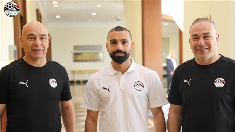 محمد صلاح مع التوأم