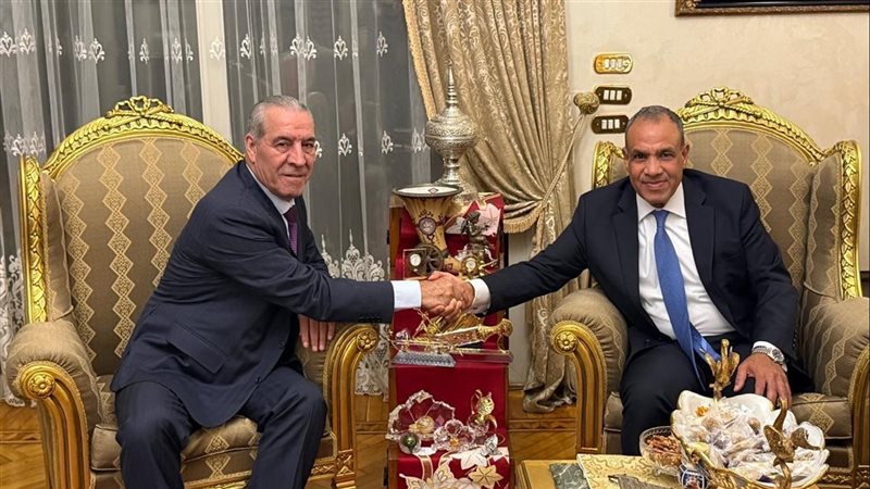 وزير الخارجية يستقبل