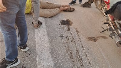 بسبب كلب، 3 إصابات في حادث انقلاب دراجة نارية بالطريق الدائري (صور)