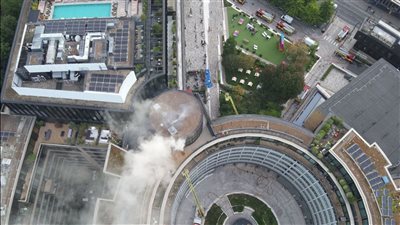 بالفيديو، نشوب حريق بمبنى هيئة الإذاعة البريطانية السابق في غرب لندن