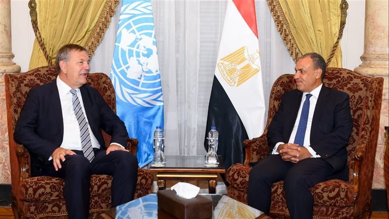 وزير الخارجية يستقبل