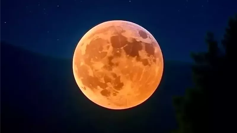 خسوف القمر 2025