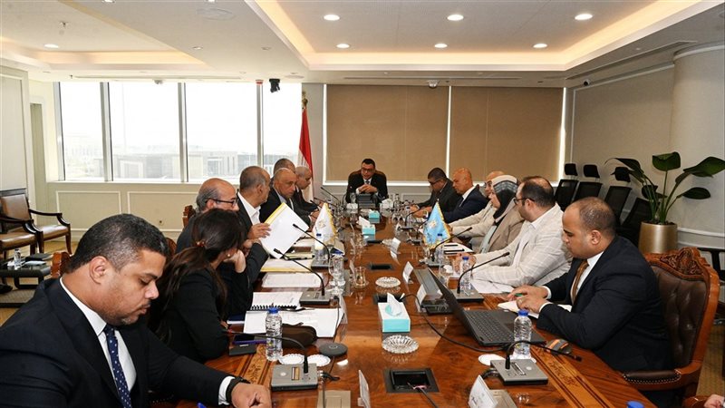وزير الإسكان يتابع